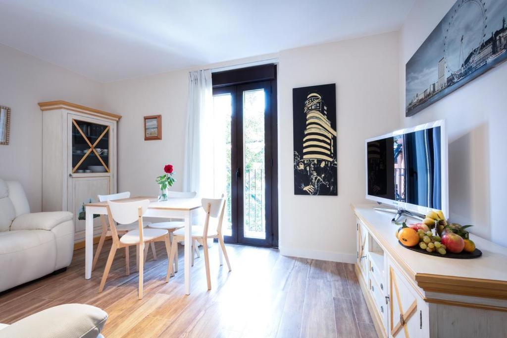 Az El Balcon De Cesar Augusto Apartment ซาราโกซา ภายนอก รูปภาพ